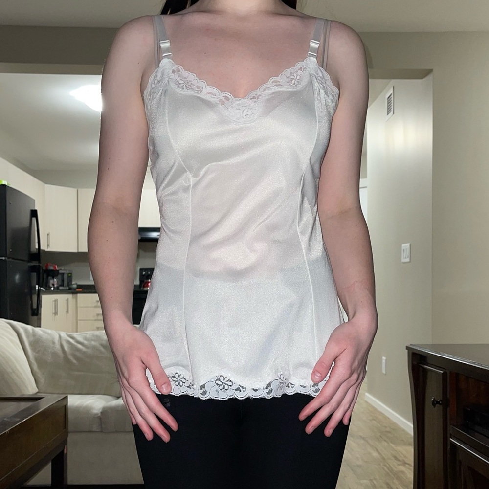 ✨White Chemise✨ beautiful and elegant white cami with lace trim